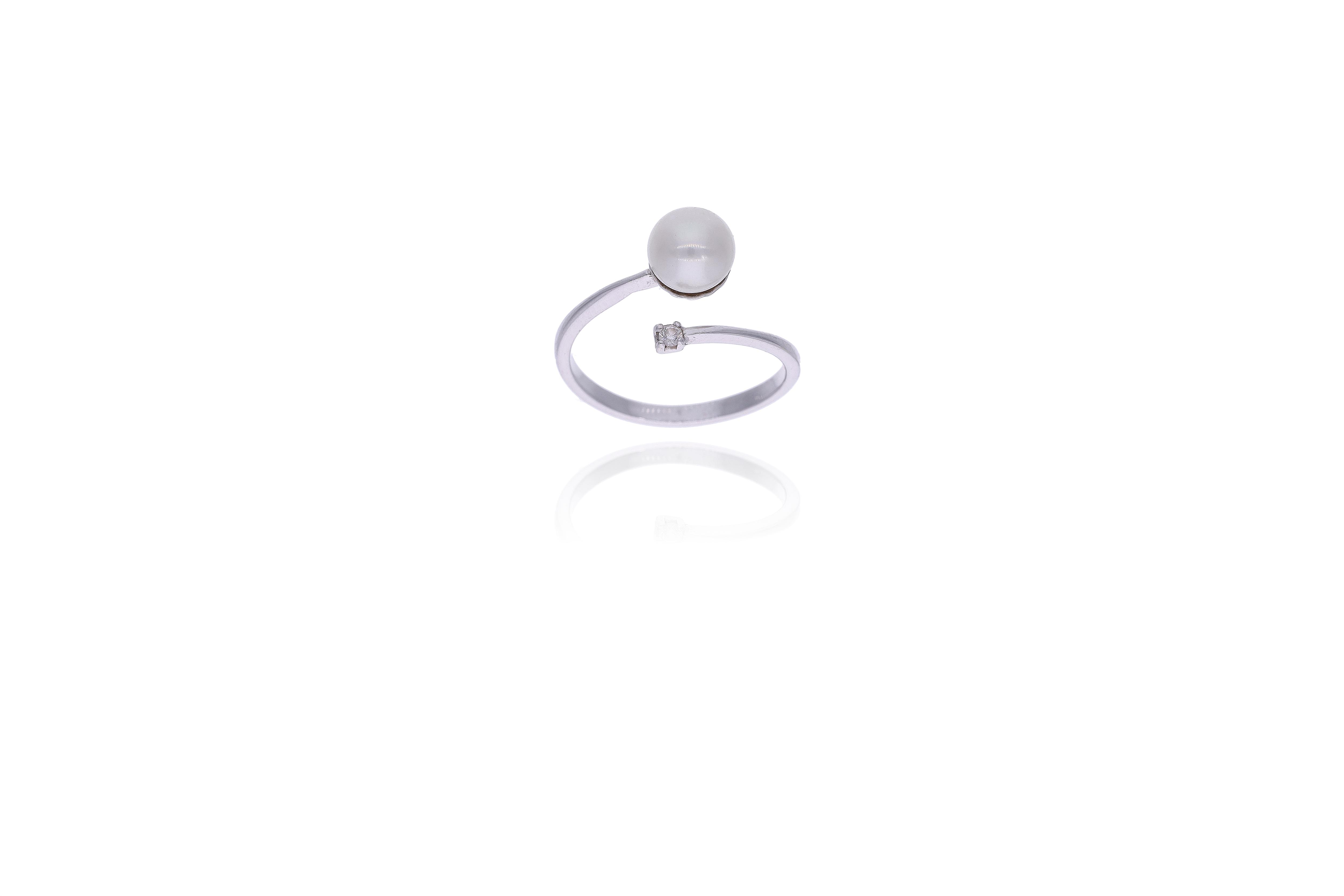Anello con perla coltivata e diamante - Asta Preziosi