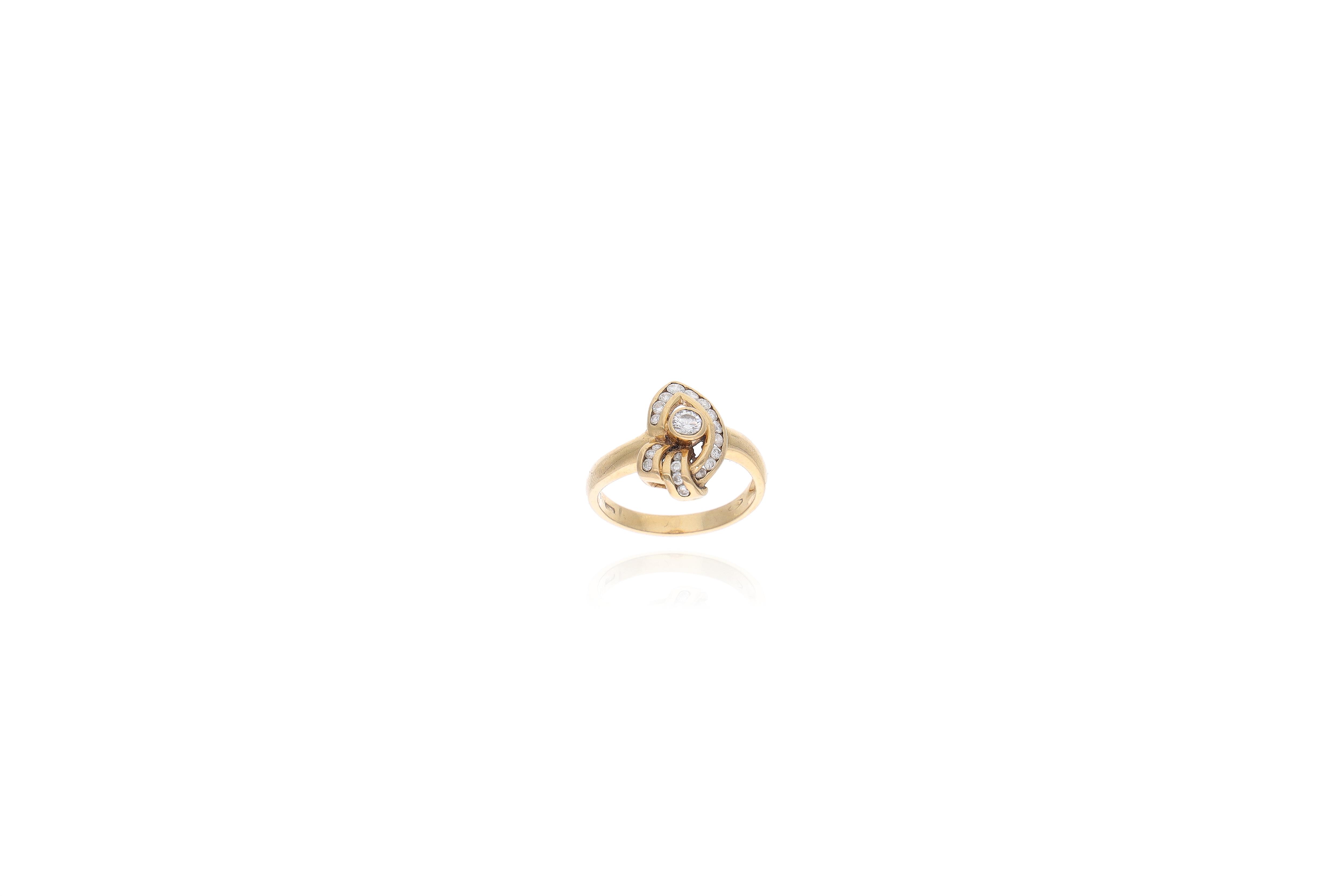 Anello con diamanti e pietra - Asta Preziosi