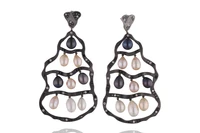 Orecchini con perle coltivate, diamanti, diamanti neri e pietre - Asta Preziosi Orecchini con perle coltivate, diamanti, diamanti neri e pietre - Asta Preziosi