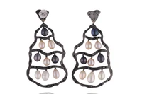 Orecchini con perle coltivate, diamanti, diamanti neri e pietre - Asta Preziosi Orecchini con perle coltivate, diamanti, diamanti neri e pietre - Asta Preziosi