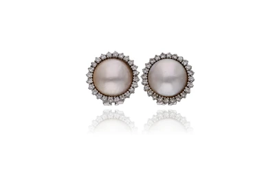 Orecchini con perle mabe' e diamanti - Asta Preziosi Orecchini con perle mabe' e diamanti - Asta Preziosi