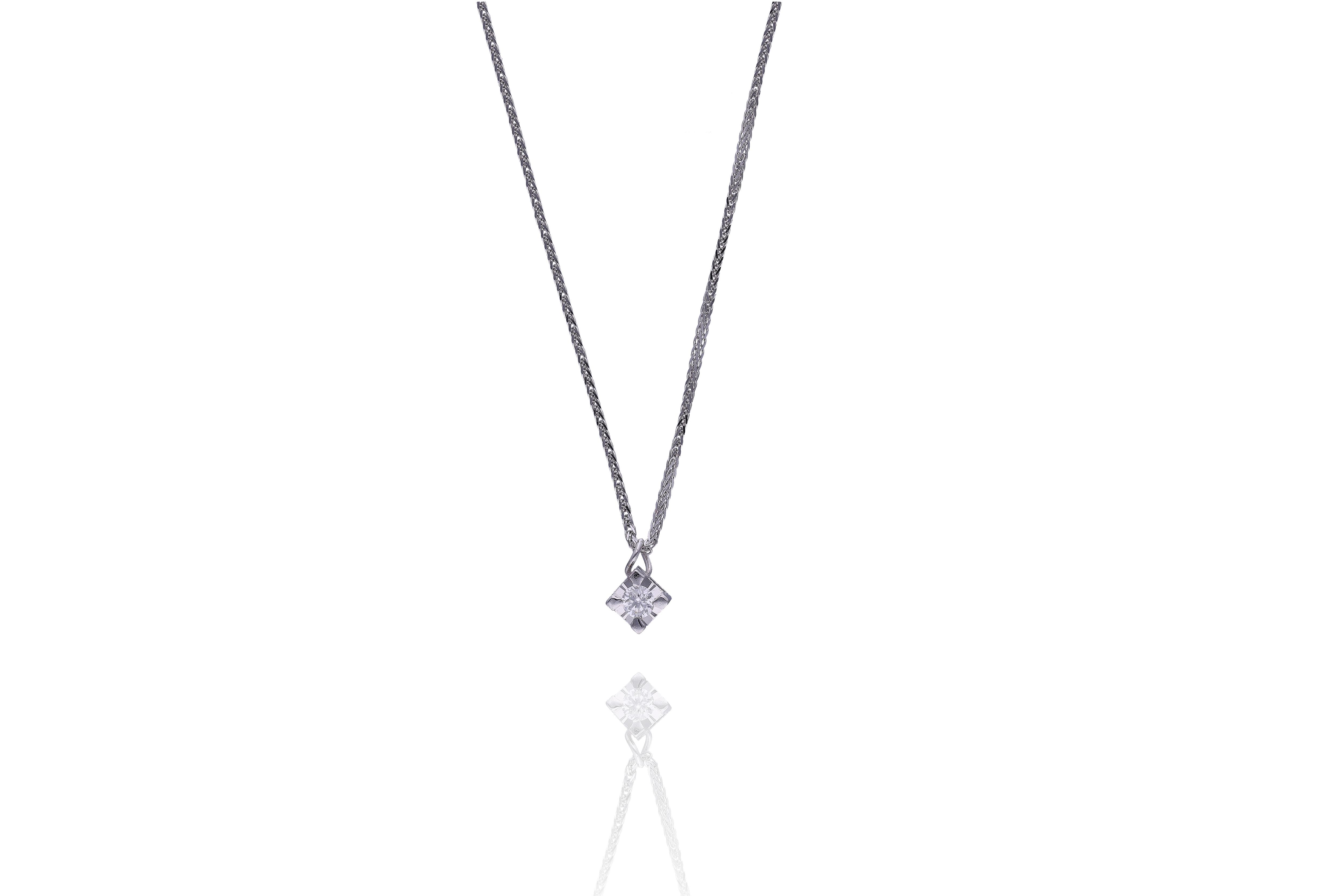 Collana con ciondolo con pietra - Asta Preziosi