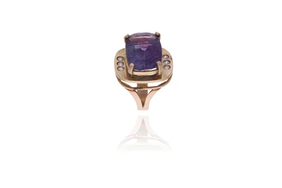 Anello con pietra e diamanti - Asta Preziosi Anello con pietra e diamanti - Asta Preziosi