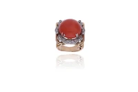 Anello con corallo e diamanti - Asta Preziosi Anello con corallo e diamanti - Asta Preziosi