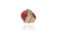 Anello con corallo e diamanti - Asta Preziosi Anello con corallo e diamanti - Asta Preziosi