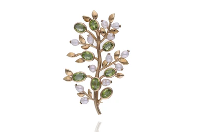 Spilla con peridoti e perle coltivate - Asta Preziosi Spilla con peridoti e perle coltivate - Asta Preziosi