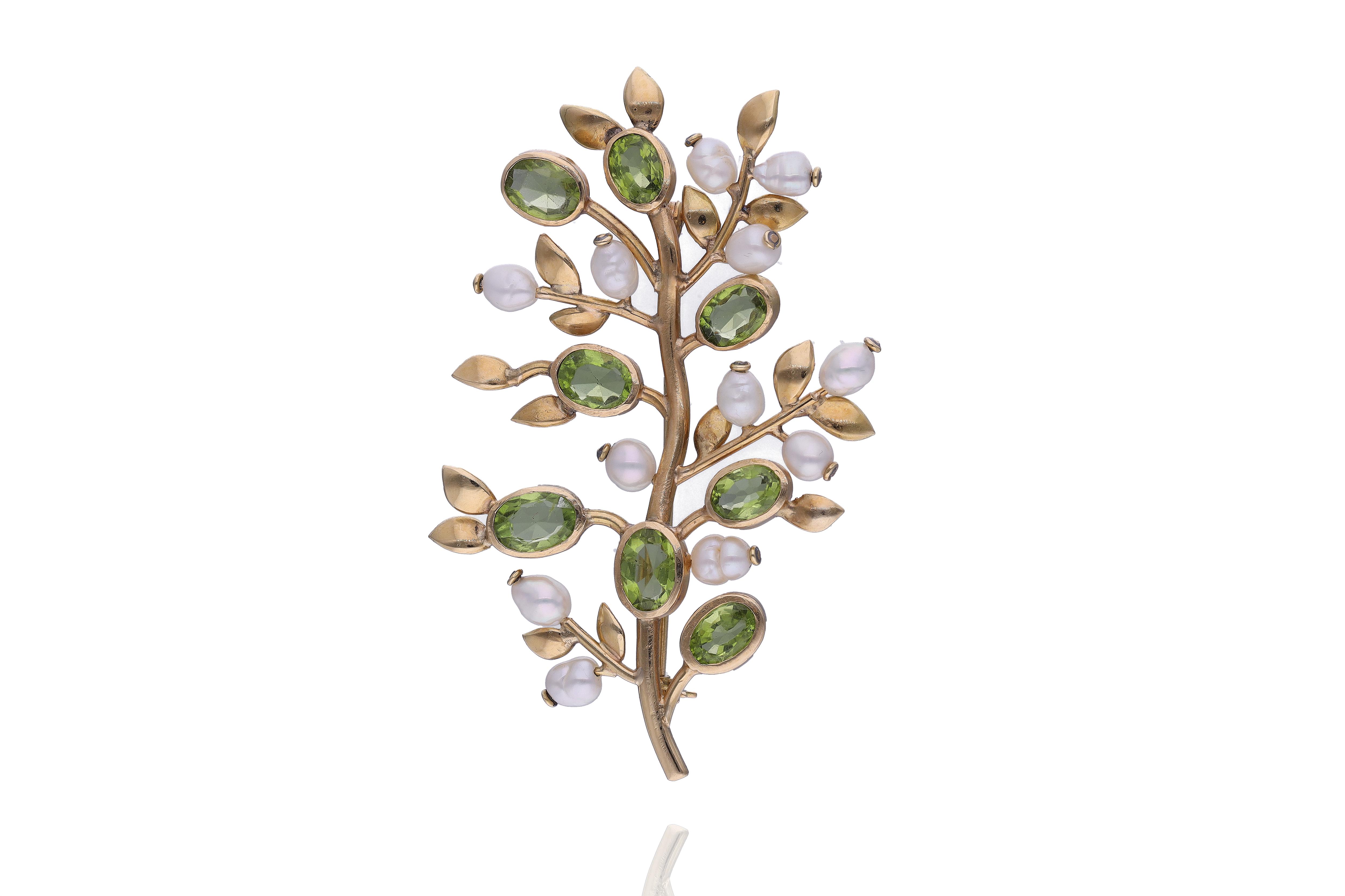 Spilla con peridoti e perle coltivate - Asta Preziosi