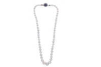 Collana di perle coltivate, diamanti e zaffiro - Asta Preziosi Collana di perle coltivate, diamanti e zaffiro - Asta Preziosi