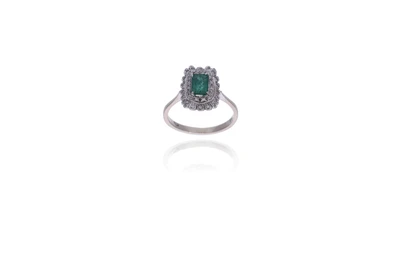 Anello con smeraldo e diamanti - Asta Preziosi Anello con smeraldo e diamanti - Asta Preziosi