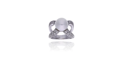 Anello con diamanti e perla coltivata - Asta Preziosi Anello con diamanti e perla coltivata - Asta Preziosi
