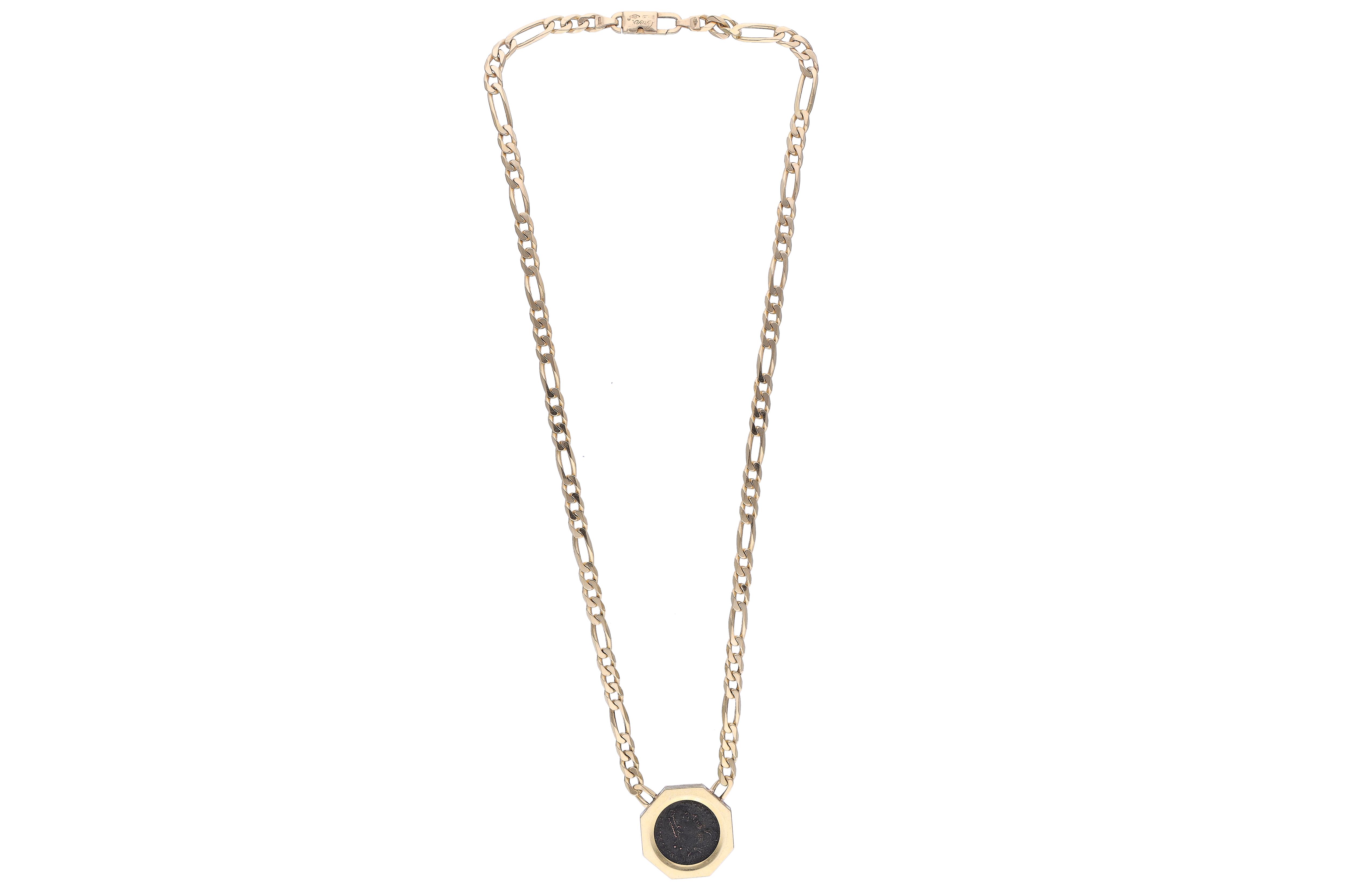 Collana con medaglia - Asta Preziosi