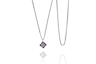 Due collane con diamante - Asta Preziosi Due collane con diamante - Asta Preziosi