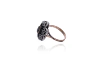 Anello con diamanti e zaffiro verde - Asta Preziosi Anello con diamanti e zaffiro verde - Asta Preziosi
