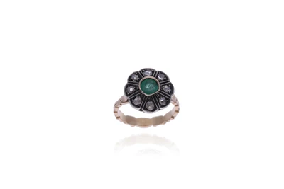 Anello con diamanti e smeraldo - Asta Preziosi Anello con diamanti e smeraldo - Asta Preziosi