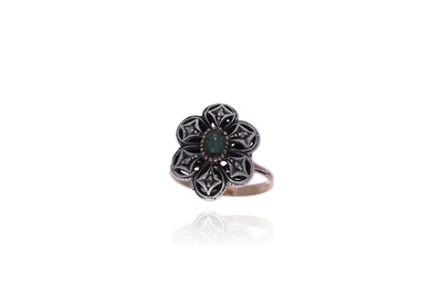 Anello con diamanti e zaffiro verde - Asta Preziosi Anello con diamanti e zaffiro verde - Asta Preziosi
