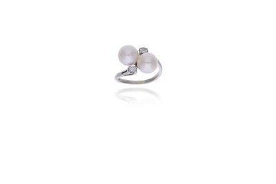 Anello con perle coltivate e diamanti - Asta Preziosi