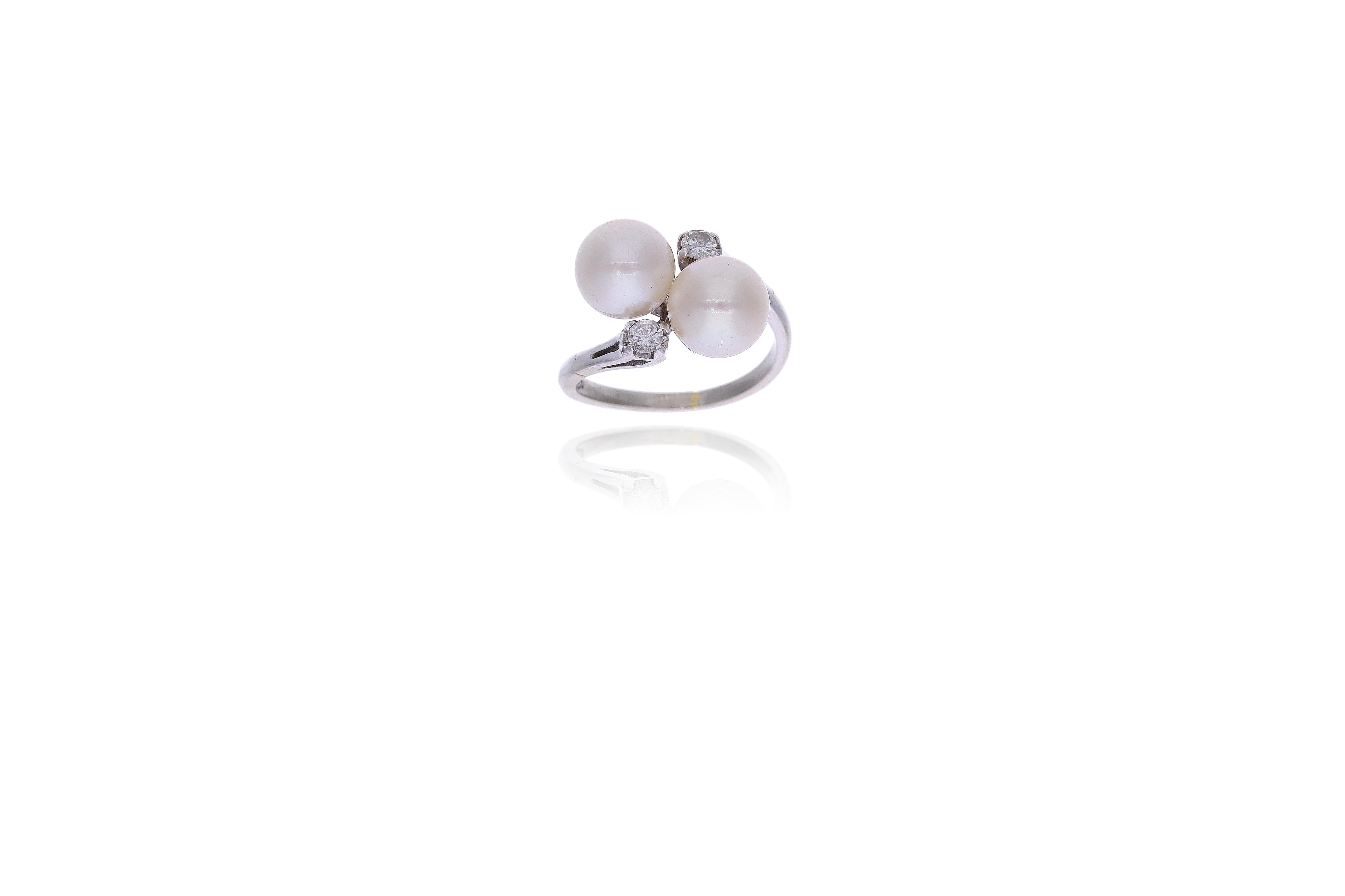 Anello con perle coltivate e diamanti - Asta Preziosi
