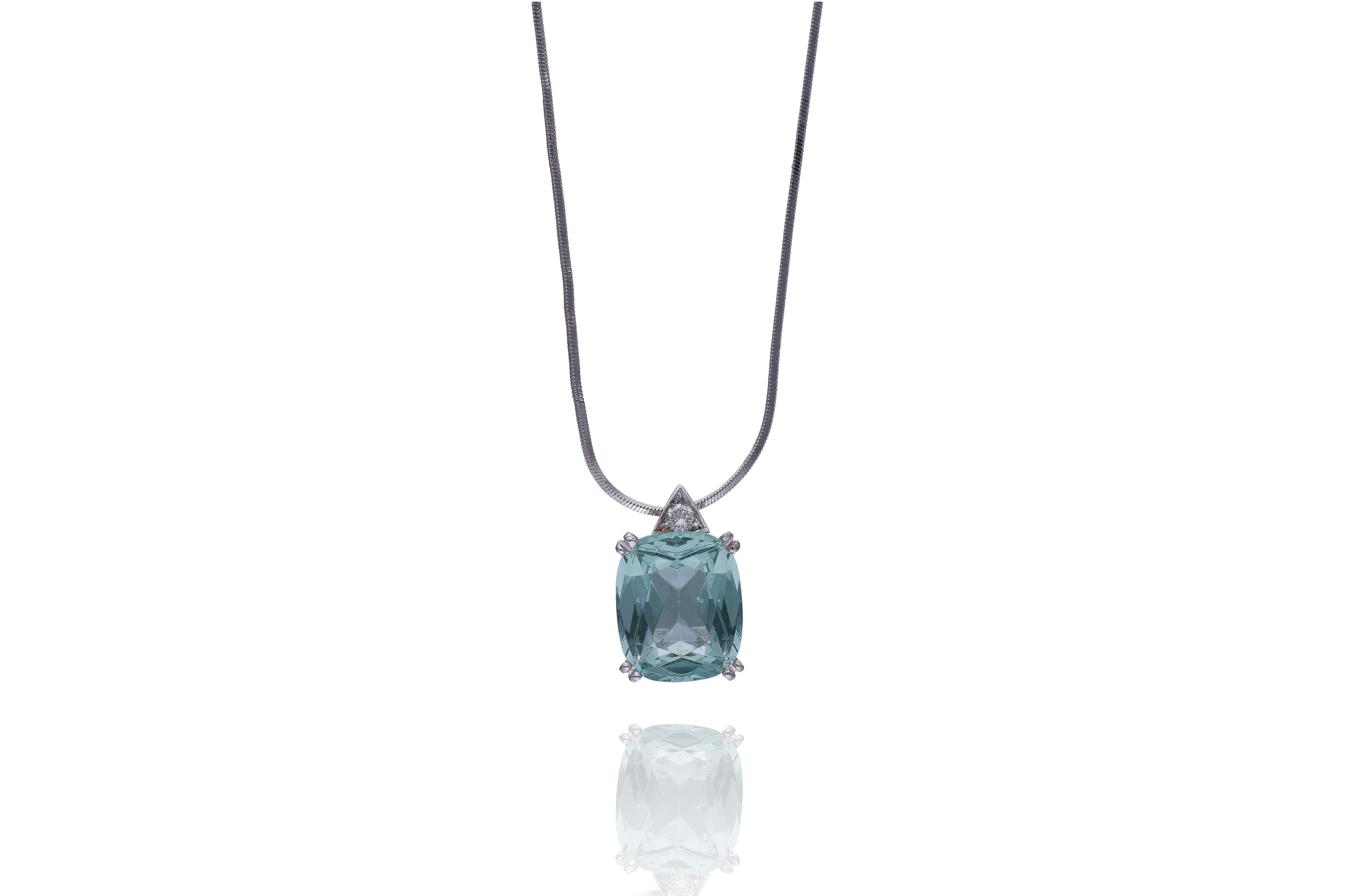 Collana con centrale con pietra e diamante - Asta Preziosi