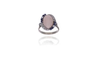 Anello con corallo, zaffiri e diamanti - Asta Preziosi Anello con corallo, zaffiri e diamanti - Asta Preziosi