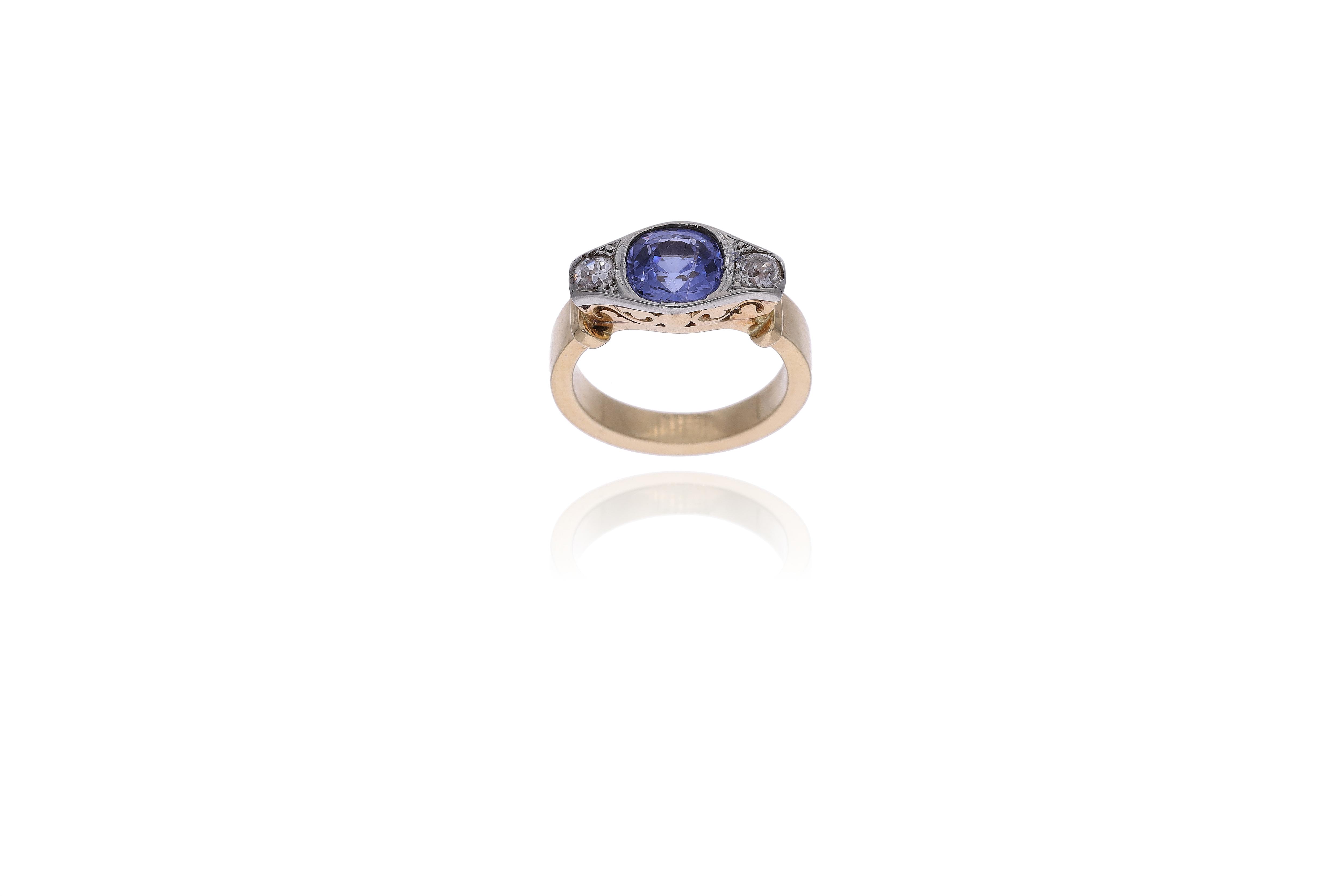 Anello con diamanti e pietra - Asta Preziosi