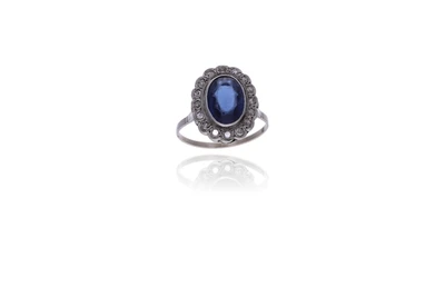 Anello con diamanti e pietra - Asta Preziosi Anello con diamanti e pietra - Asta Preziosi