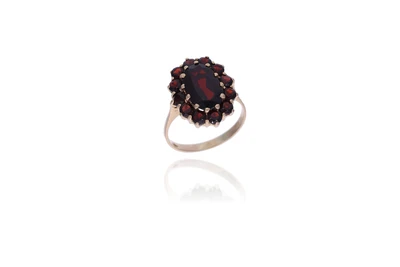 Anello con granati - Asta Preziosi
