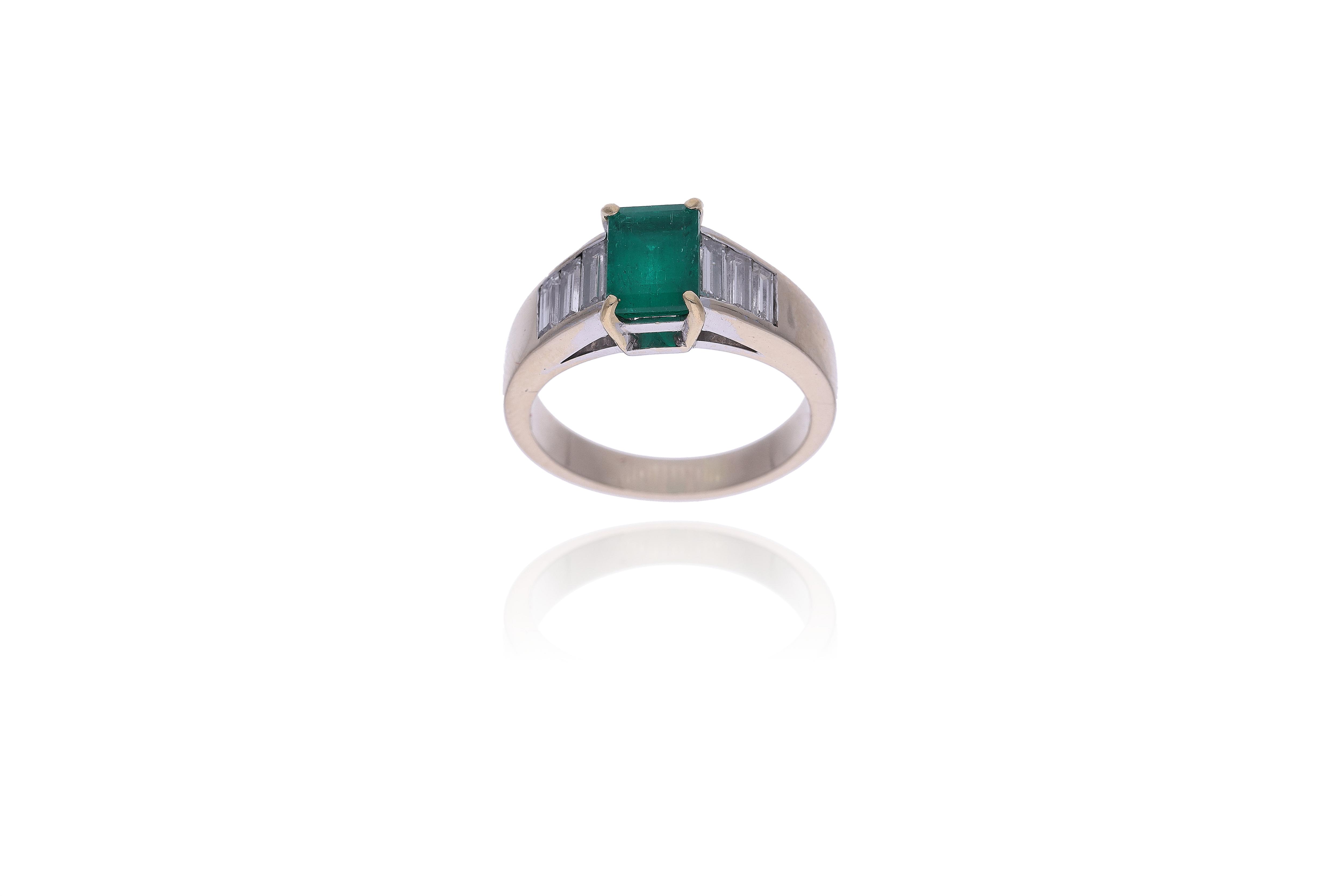 Anello con smeraldo e diamanti - Asta Preziosi