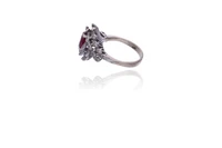Anello con rubino e diamanti - Asta Preziosi