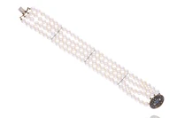 Bracciale di perle coltivate con diamanti e zaffiro - Asta Preziosi