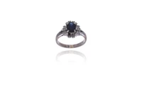 Anello con zaffiro e diamanti - Asta Preziosi