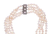 Collana di perle coltivate con diamanti - Asta Preziosi