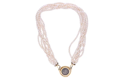 Collana di perle coltivate con medaglia - Asta Preziosi