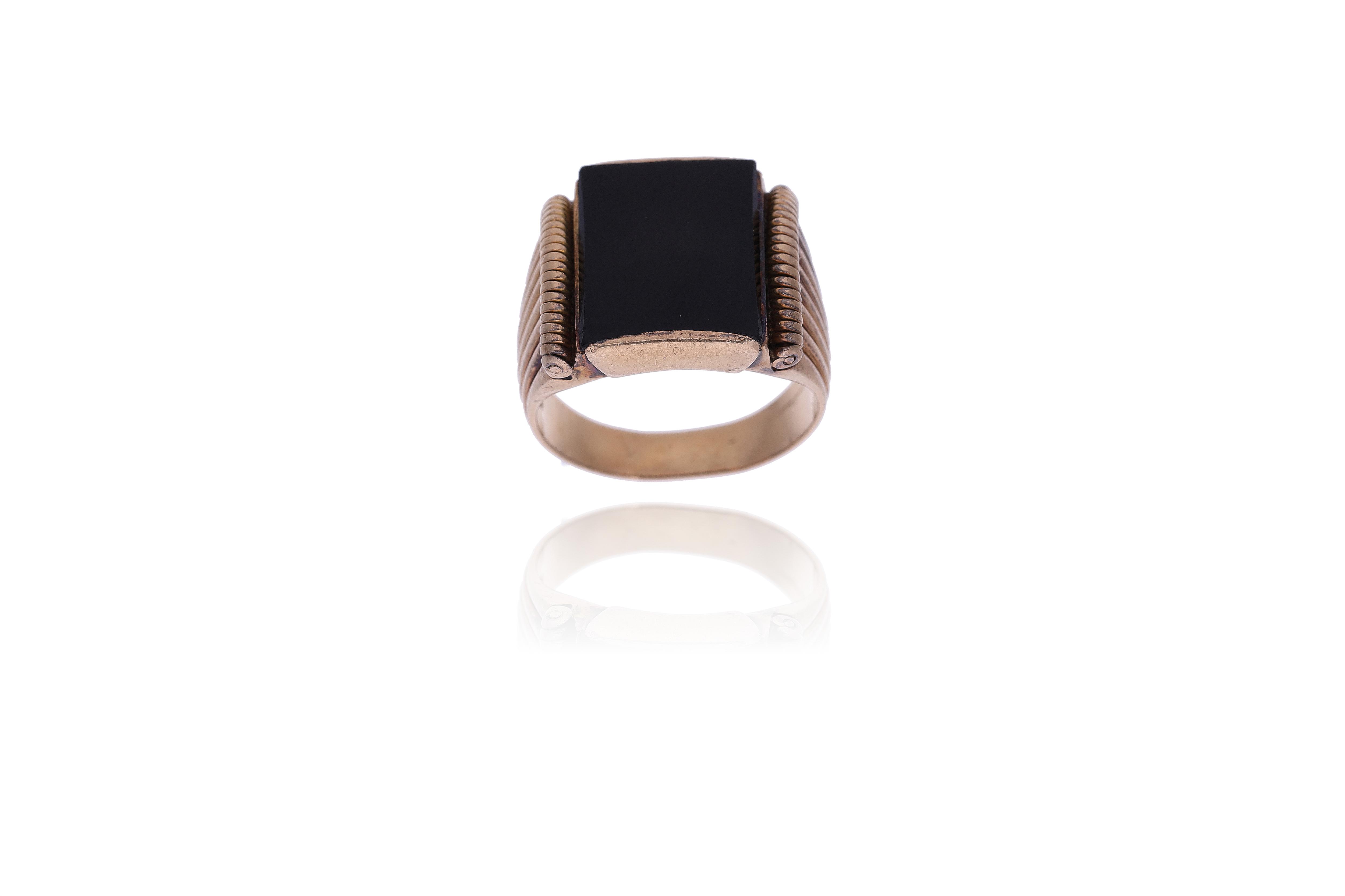 Anello con pietra - Asta Preziosi