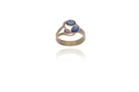 Anello con zaffiri e rubino - Asta Preziosi Online Anello con zaffiri e rubino - Asta Preziosi Online