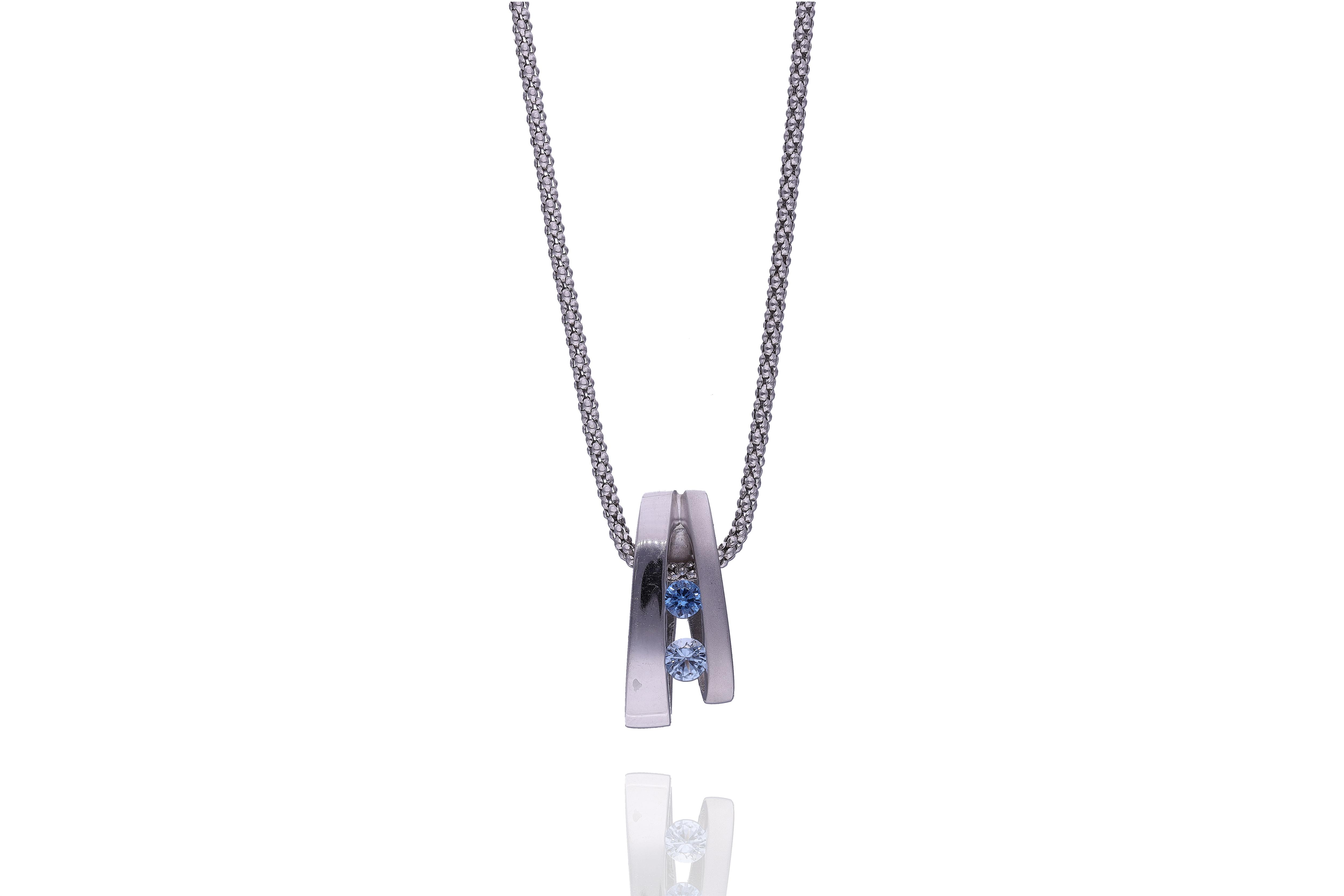 Collana con ciondolo con pietre - Asta Preziosi Online