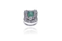 Anello con diamanti e smeraldo - Asta Preziosi Online Anello con diamanti e smeraldo - Asta Preziosi Online