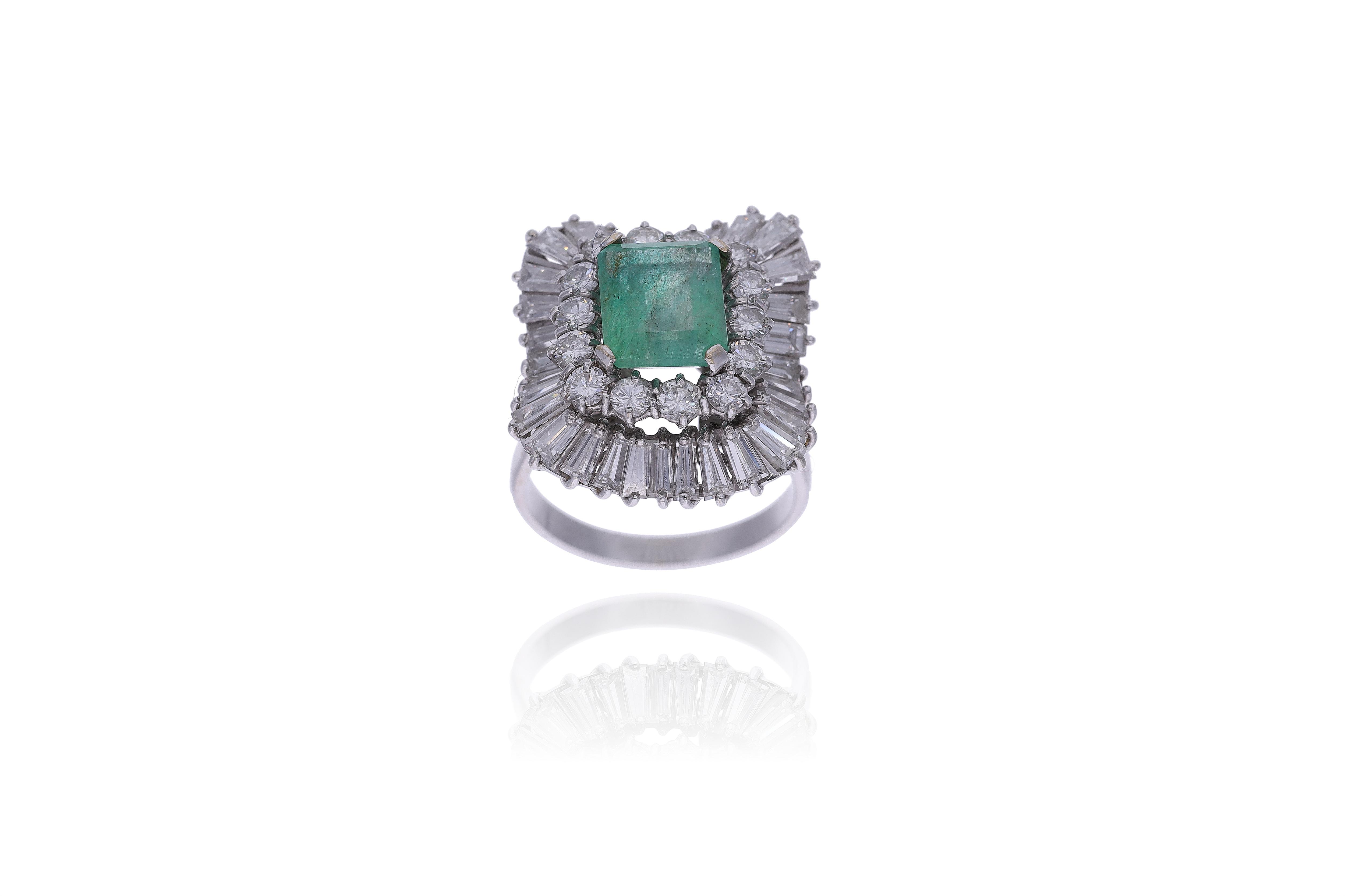 Anello con diamanti e smeraldo - Asta Preziosi Online