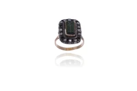Anello con tormalina verde e diamanti - Asta Preziosi Online Anello con tormalina verde e diamanti - Asta Preziosi Online