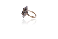 Anello con tormalina verde e diamanti - Asta Preziosi Online Anello con tormalina verde e diamanti - Asta Preziosi Online