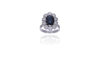Anello con zaffiro e diamanti - Asta Preziosi Online Anello con zaffiro e diamanti - Asta Preziosi Online