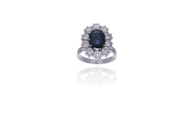 Anello con zaffiro e diamanti - Asta Preziosi Online Anello con zaffiro e diamanti - Asta Preziosi Online