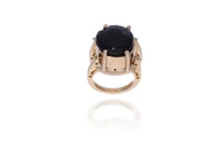 Anello con pietra e medaglia - Asta Preziosi Online Anello con pietra e medaglia - Asta Preziosi Online