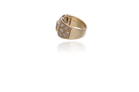 Anello con smeraldo e diamanti - Asta Preziosi Online Anello con smeraldo e diamanti - Asta Preziosi Online