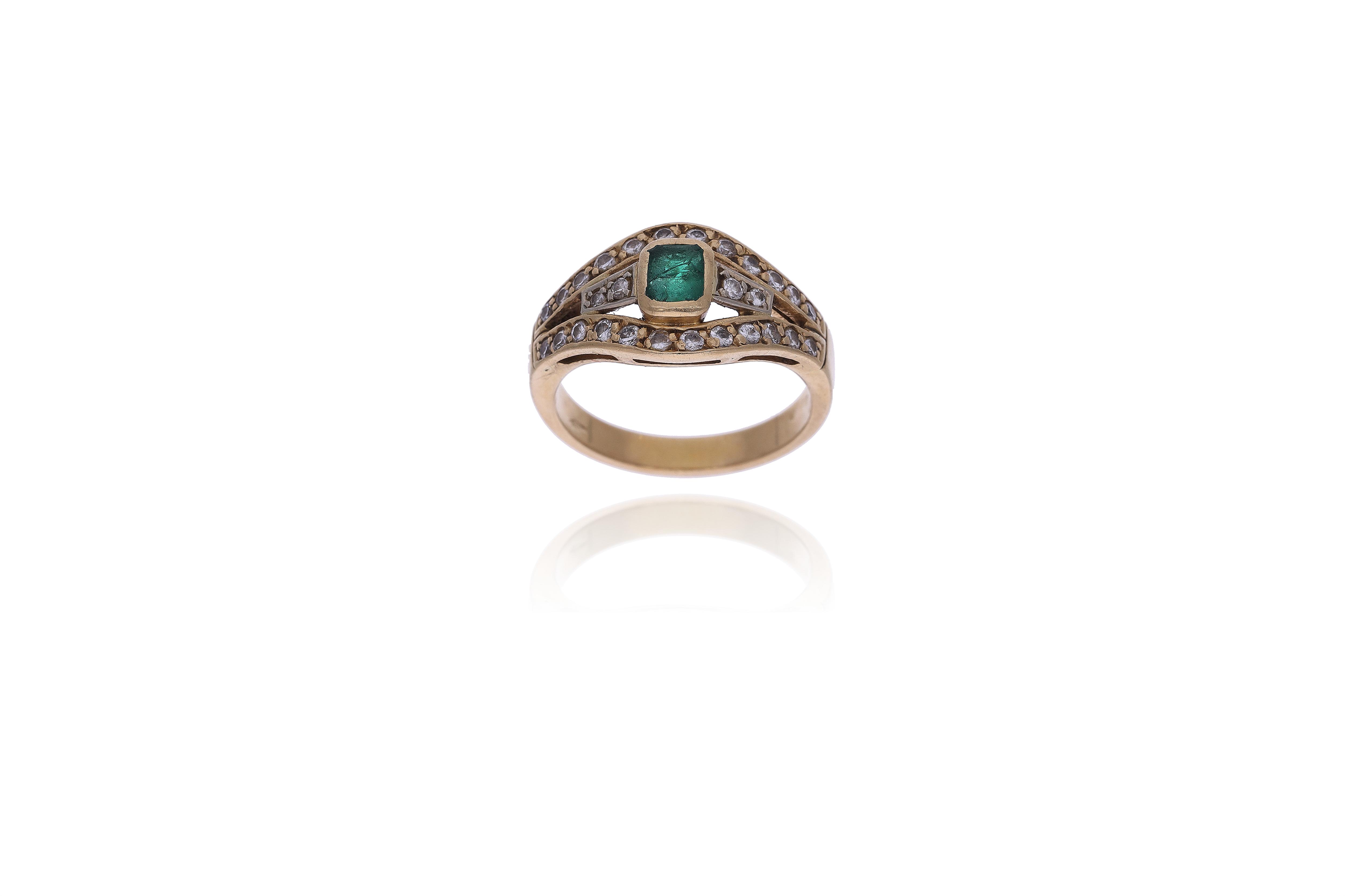 Anello con smeraldo e diamanti - Asta Preziosi Online Anello con smeraldo e diamanti - Asta Preziosi Online