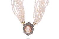 Torchon di perle con cammeo e pietre - Asta Preziosi Online Torchon di perle con cammeo e pietre - Asta Preziosi Online