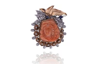 Spilla con corallo, zaffiri e diamanti - Asta Preziosi Online