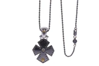 Collana con ciondolo con corallo e diamanti - Asta Preziosi Online