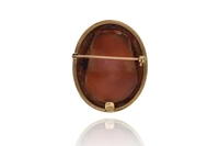 Massimo Maria Melis, spilla con cammeo - Asta Preziosi Online