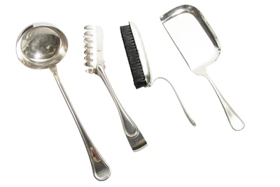 Mestolo, pinza e raccogli briciole in argento - Asta Preziosi Online