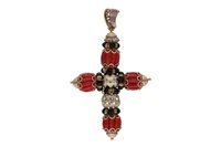 Ciondolo con coralli e pietre - Asta Preziosi Online